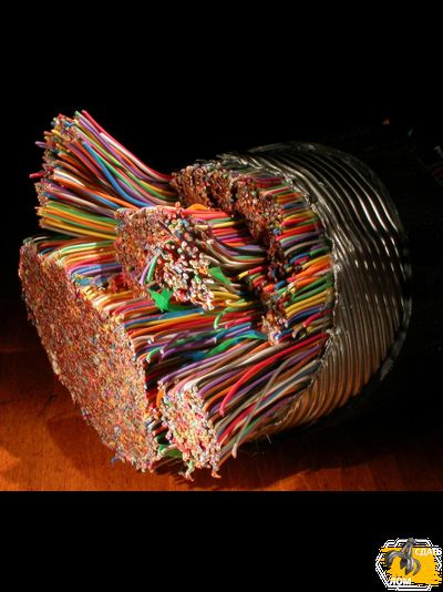 Компания «Вторкабель» осуществляет прием телефонного кабеля на лом по высоким ценам. Мы покупаем телефонный кабель в изоляции и предлагаем выгодные условия.