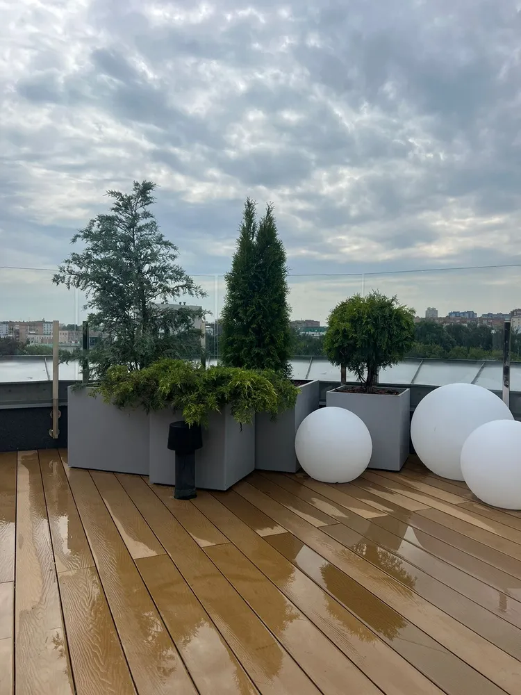 Кашпо из стеклопластика кубической формы