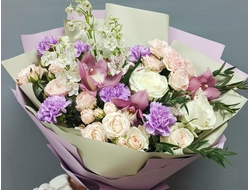 Букет  с лунной гвоздикой "Роскошная любовь"