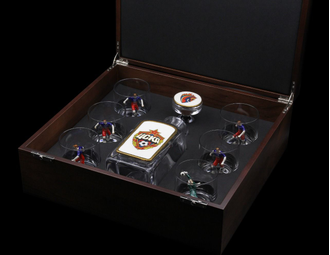 Шкатулка для графина с бокалами. Индивидуальное изготовление из ореха.