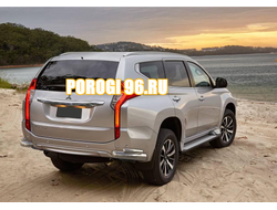 Защита заднего бампера d76+d42 уголки Pajero Sport (2016-2021)