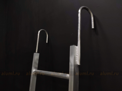 Лестница навесная с алюминиевыми крюками ЛНАак-2,5 м.