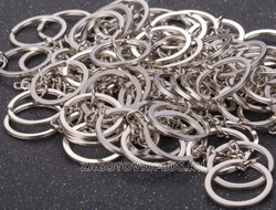 Плоское кольцо с цепочкой для брелка