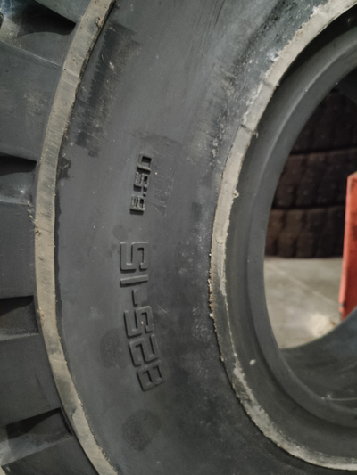 Шина на погрузчик 8.25-15 EU Click SOLID STAR