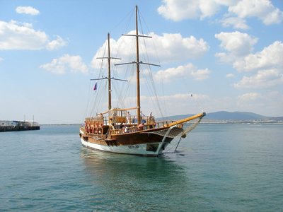 Дискотека в открытом море "Корсар"