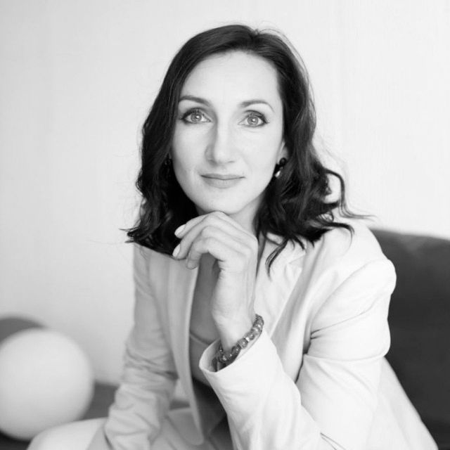 Логинова Юлия Владимировна  Психолог, преподаватель психологии, перинатальный психолог. Супервизор.