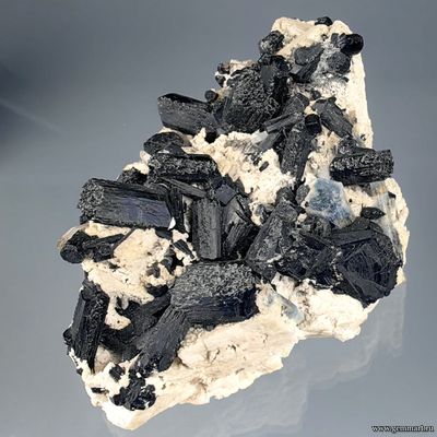 Друза кристаллов аквамарина (разн. берилл), шерла (разн. турмалина), на полевом шпате с кварцем. 160*100*70мм (ААА)