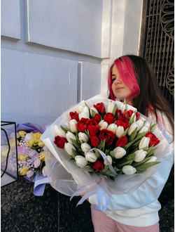 Красные тюльпаны "Поцелуй весны" 35