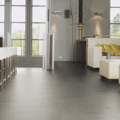 Биополы Wineo Purline 1500 fusion XL Bright Three PL117C в интерьере гостиной