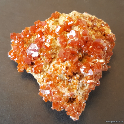 Ванадинит на породе. Марокко. 39*36*20 мм