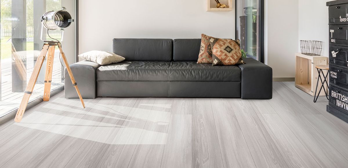 Ламинат Alloc Original 34 класса в интерьере гостиной
