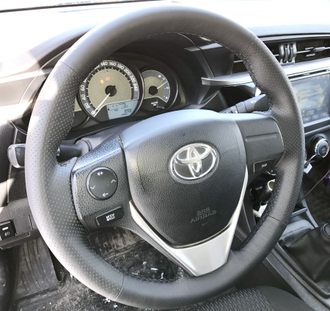 Кожаная накладка на руль Toyota Corolla XI (2012-н.в.), Toyota RAV 4 IV (2013-н.в.), черная
