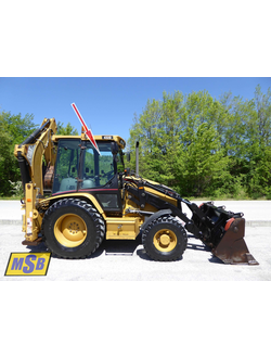 Стекло дверное верхнее правое на Caterpillar 428d, Caterpillar 432d