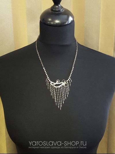 Колье под серебро со стразами