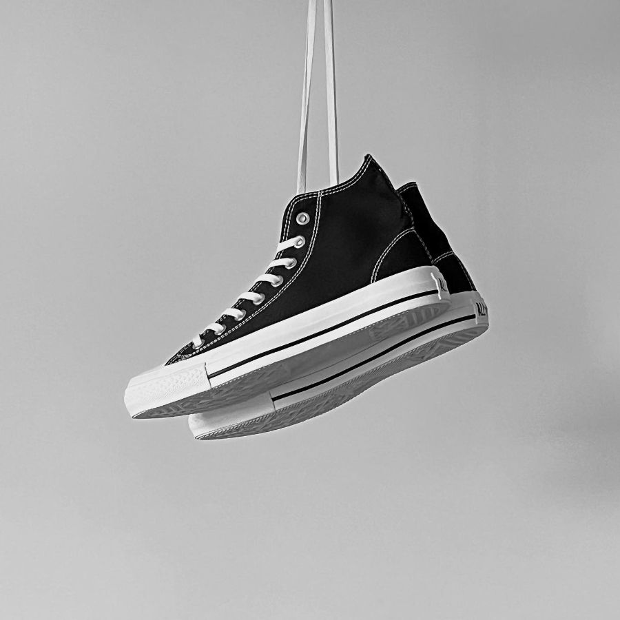 Кеды Converse черные с белой подошвой высокие