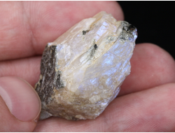 Беломорит (плагиоклаз), необработанный "дикий" образец, Карелия (35*20*16 мм, 13 г) №26364