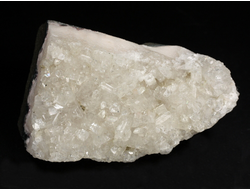 Апофиллит, кристаллы на породе, Индия (70*45*30 мм, 148 г) №29838