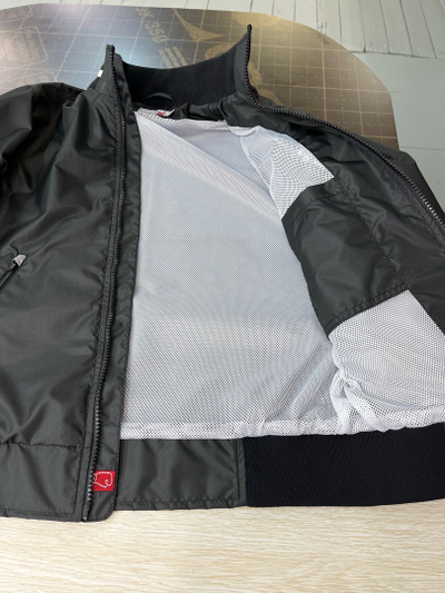 Укороченная ветровка с трикотажными манжетами