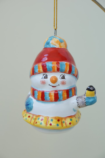 Снеговичка с птичкой