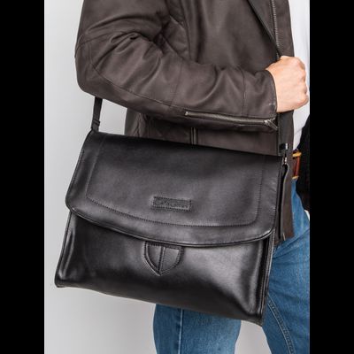 Кожаная сумка через плечо Albano black (арт. 5006-01)