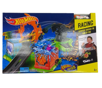 Hot Wheels Игровой набор 4 "Быстрая покраска". Серия "Color Shifters"