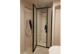 Душевая перегородка из нержавеющей стали с матовым стеклом