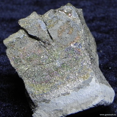 Пирит, "спектропирит", в полости конкреции. Россия. 70*35*45мм