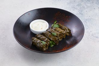 Долма с говядиной (250/30 г.)