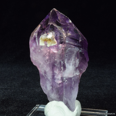 Аметист - кристалл с включениями