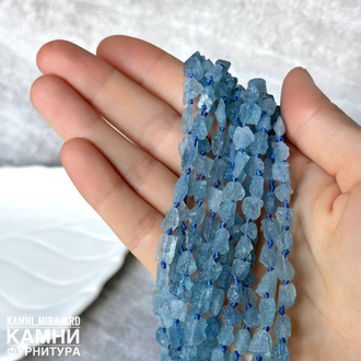 Аквамарин малые необработанные камни 9,7-12,3х6-10 мм, цена за нить 20 см