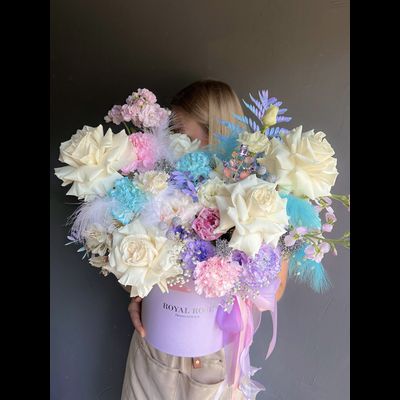 Цветочная композиция в коробке с хлопком "LOVE LUKS"