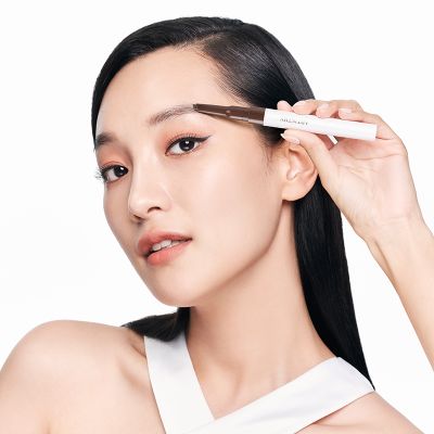 ARTISTRY GO VIBRANT™ 2 в 1 карандаш и гель для бровей водостойкий Dark Brown