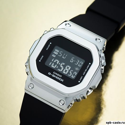 Часы Casio G-Shock GM-S5600-1ER