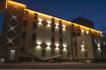 санатория Рассвет г.Бердск. В узкие  четырех лучевые светильники и светильники серии TUBE. 