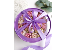 Шляпная коробка с тюльпанами из зефира (фиолетовая)
