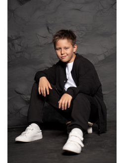 Бомбер на кнопках черный