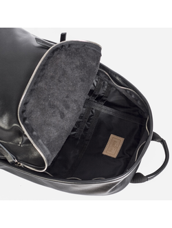 основное отделение рюкзака Kokosina Daypack черного цвета