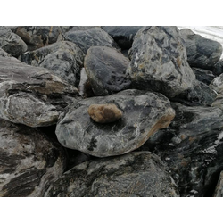 Валун Домбаи