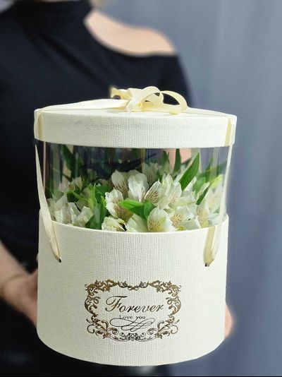 Весенний букет с бабочкой №90