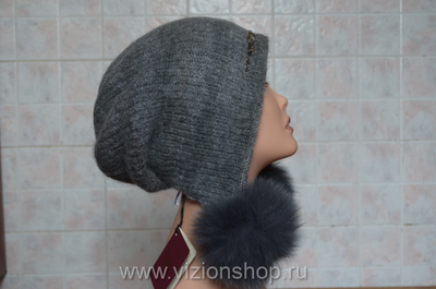 vizio-italyanskaya-shapka-s-pomponami-kupit