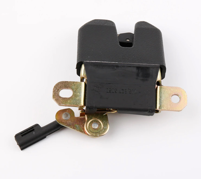 Нижний замок крышки багажника  замок защелка на Volkswagen  Фольксваген VW Passat B5 VAG Замок