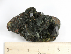 Эпидот, сросток кристаллов, Перу (54*35*25 мм, 52 г) №35864