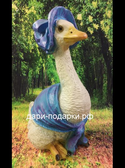 Гусыня в шляпке 44*32см  1,6кг   полистоун Россия 2249/012085*