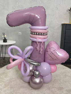 Цифра 7 на подставке с сердечком