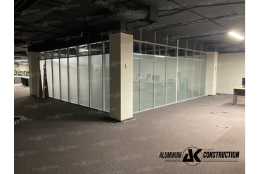 ОФИСНЫЕ ПЕРЕГОРОДКИ ДЛЯ ПЕРСОНАЛА ОДНОСТОРОННЕЕ МАТОВОЕ ОСТЕКЛЕНИЕ 
СПб