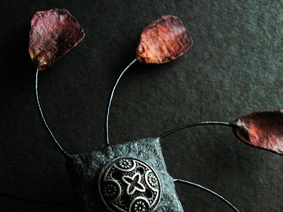 Вихрь Прошлого. Украшение в готическом стиле - необычная брошь по мотивам сериала "Ravenswood"