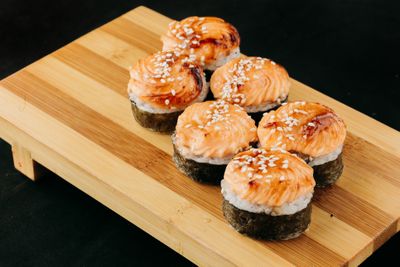 Хот ролл с  креветкой 1+1=1