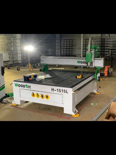 Фрезерно-гравировальный станок с ЧПУ WoodTec H 1515L