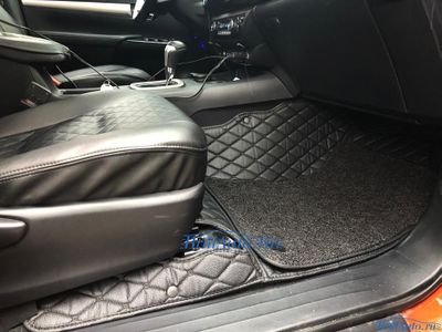 3D коврики в салон Toyota Hilux из экокожи