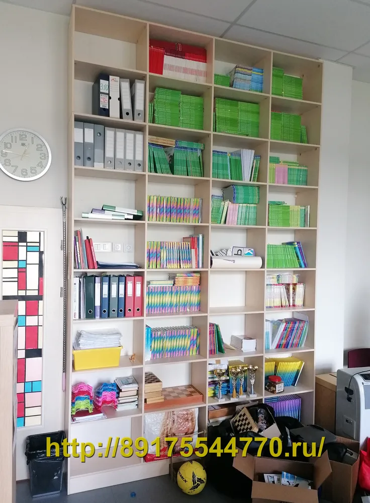 005 Стеллаж для школы.
Сделано по индивидуальным размерам с учетом всех пожеланий заказчика.